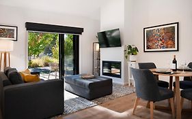 Cosy Edge- Charming Studio On Edge Of Town
